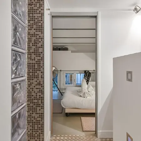 Loft Fbg Montmartre - N184 * Paris